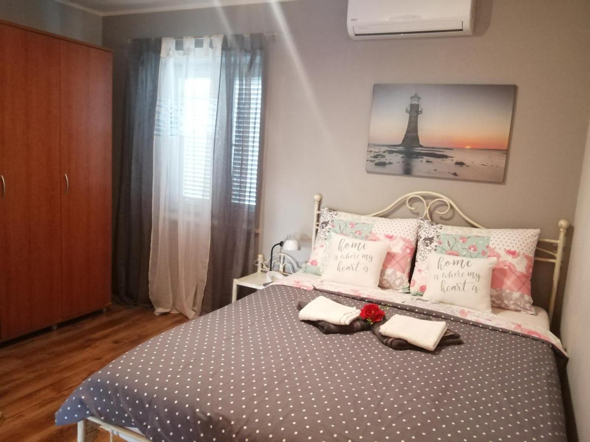 Apartments Sven-Marino Пореч Екстер'єр фото