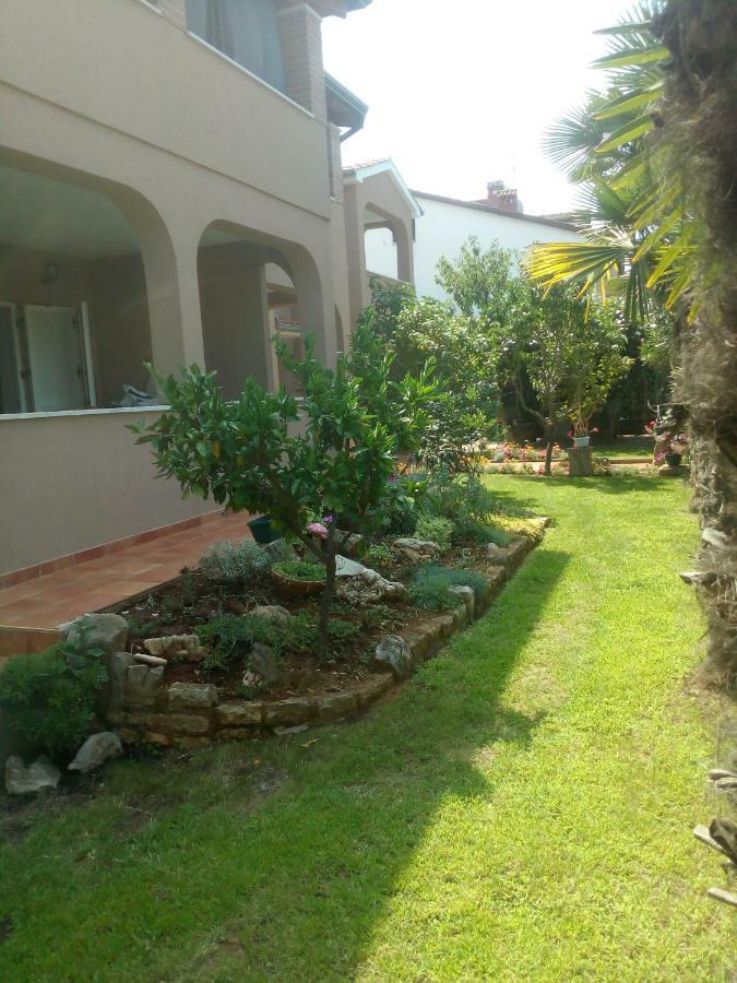 Apartments Sven-Marino Пореч Екстер'єр фото
